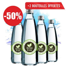 Charger l'image dans la galerie, Promotion sur les bouteilles "Herbal D-tox" : -50 % et 2 bouteilles offertes. Les bouteilles sont disposées sur un fond coloré avec des éclaboussures.